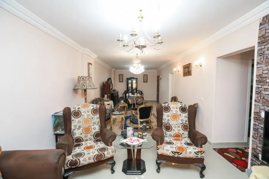 شقة للبيع 175م بولكلي ( ش أحمد فؤاد درويش )