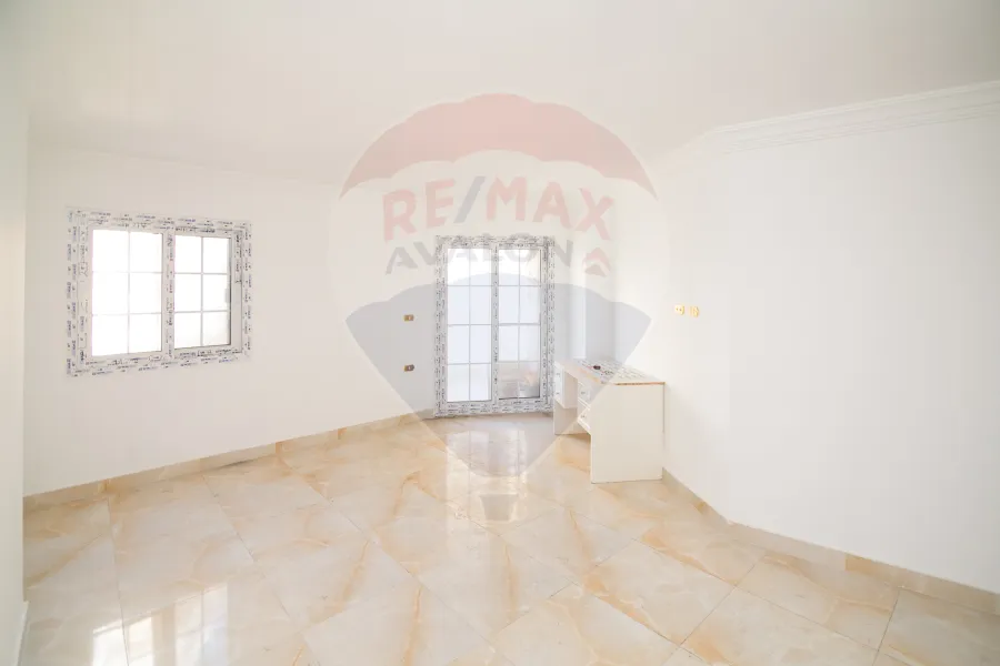 شقة اداري للبيع 76 م سموحة  مصطفي كامل