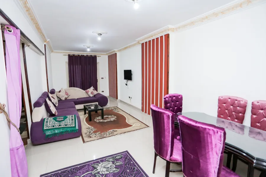 شقة مفروش للإيجار 140 م ميامي ( خلف سنترال ميامي)-