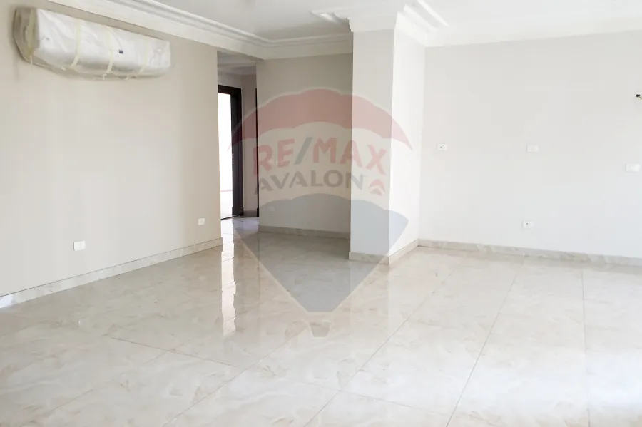 شقة للإيجار 195 م رشدي (ش أبو قير)