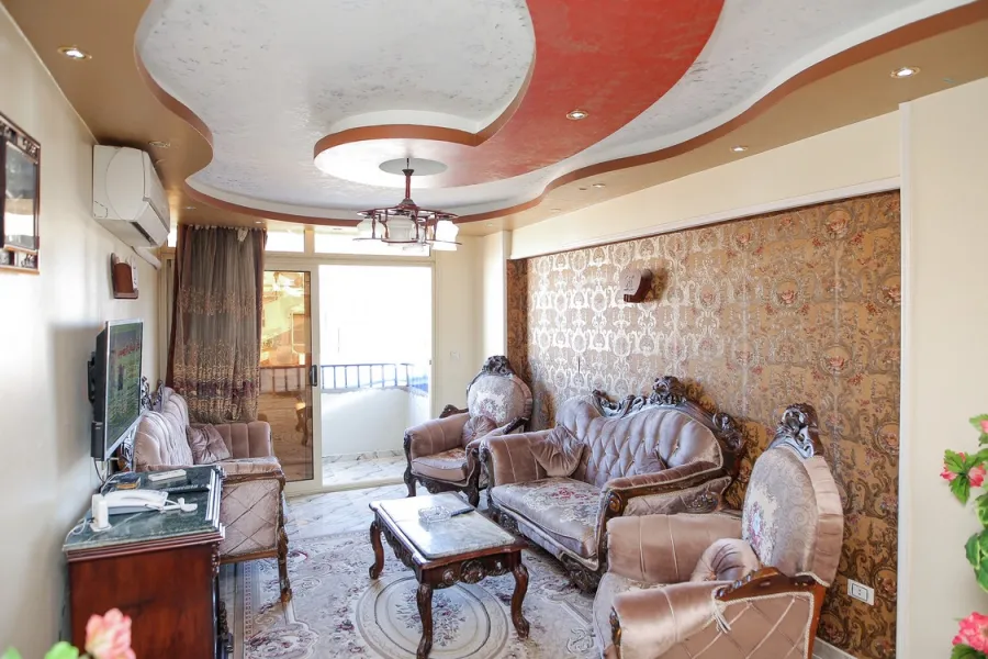 شقة للايجار مفروش 170م ستانلى (2 نمرة من البحر)