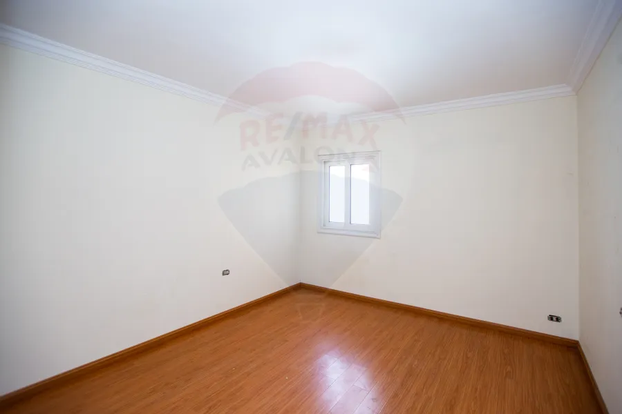 شقة للبيع 235 م سموحة (خطوات من مصطفي كامل وش بهاء الدين الغتوري)