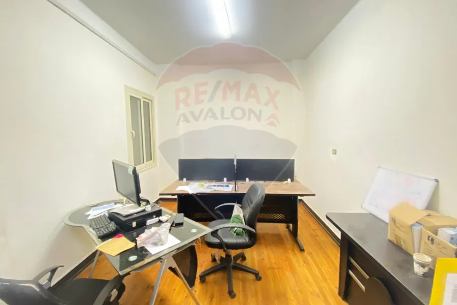 Apartment For Rent 125 m Cleopatra (on the tram directly - suitable for residential or administrative)