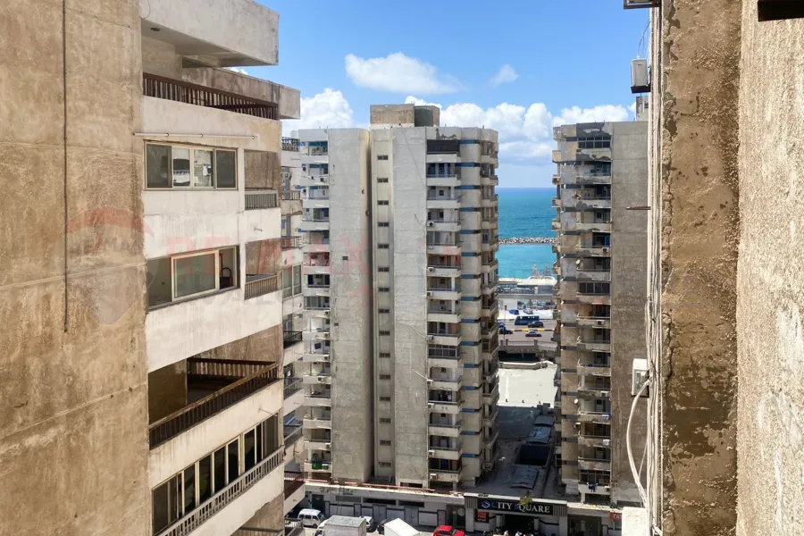 شقة للبيع 151 م مصطفي كامل (مساكن الضباط)