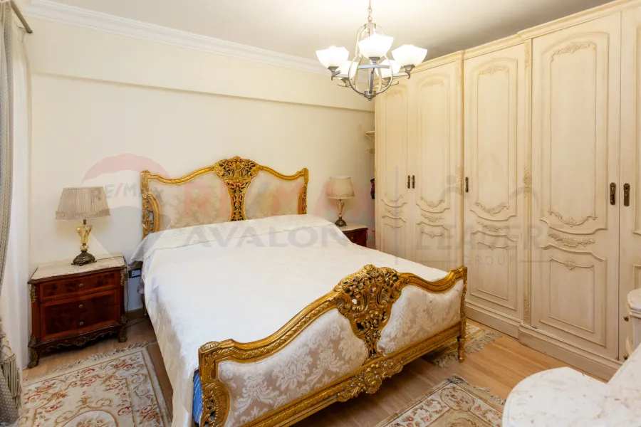 شقة للبيع 177 م سموحه (ش ذكي رجب)