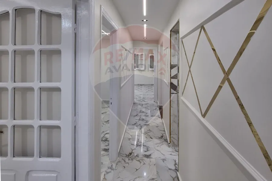 شقه للبيع  140 م سيدي بشر ( خطوات من شارع العيسوي )