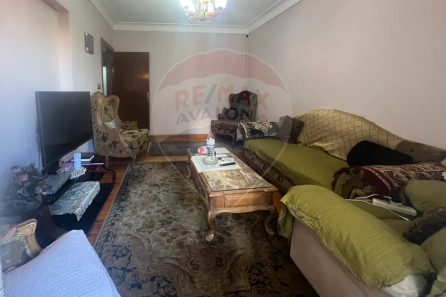 شقة للإيجار المفروش 212 م سموحة (ش كمال الدين صلاح)