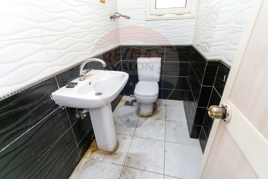 شقة للبيع 160 م المندرة ( ثاني عمارة من البحر )