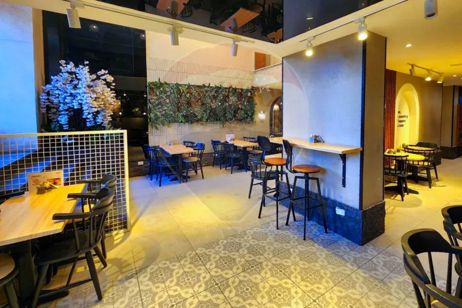 محل للإيجار 320 م الشاطبي (أمام مجمع الكليات)