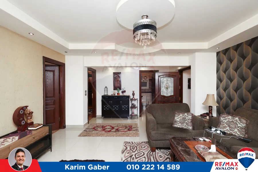 شقة للبيع 210م سموحة (شارع 14 مايو)