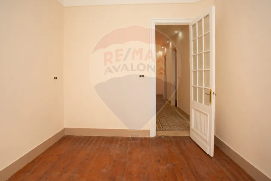 Apartment for sale 100 m Sporting (direct sea building - Al Wahda on both sides of the sea)