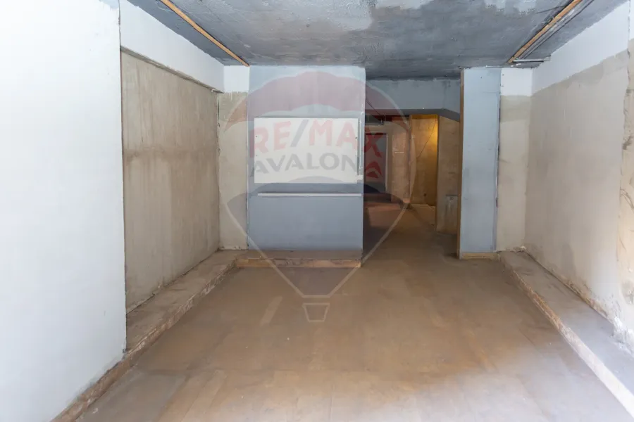 مول للبيع 790 م  لوران (تقاطع شارع الإقبال مع الترام)