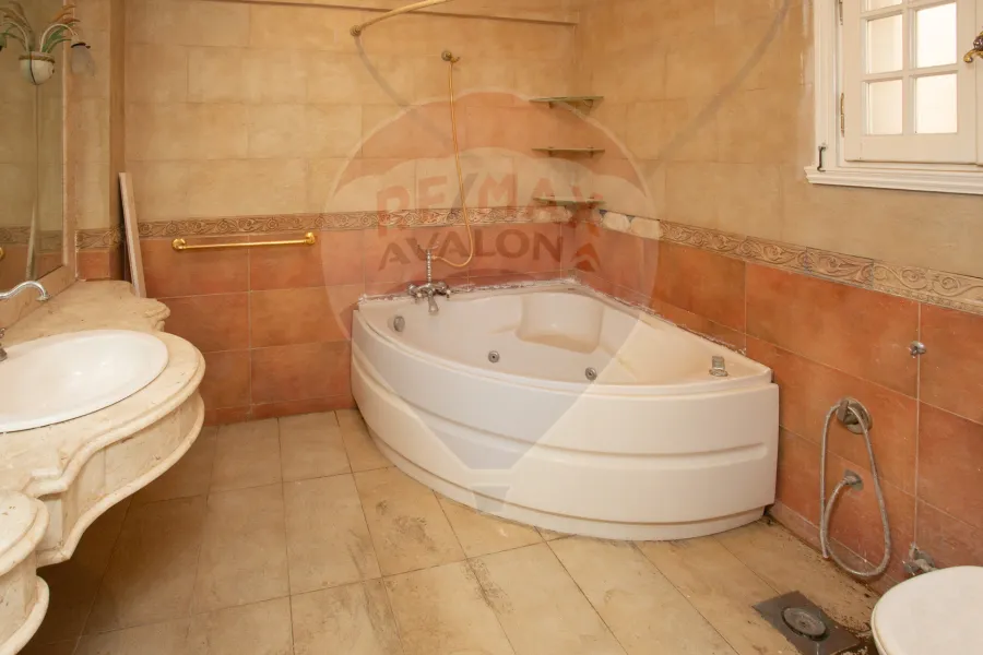 شقة للبيع 380 م كامب شيزار (شارع بورسعيد)