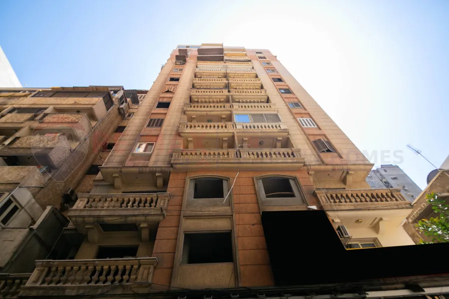 شقة للبيع 190 م جليم (ش مصطفى فهمي)