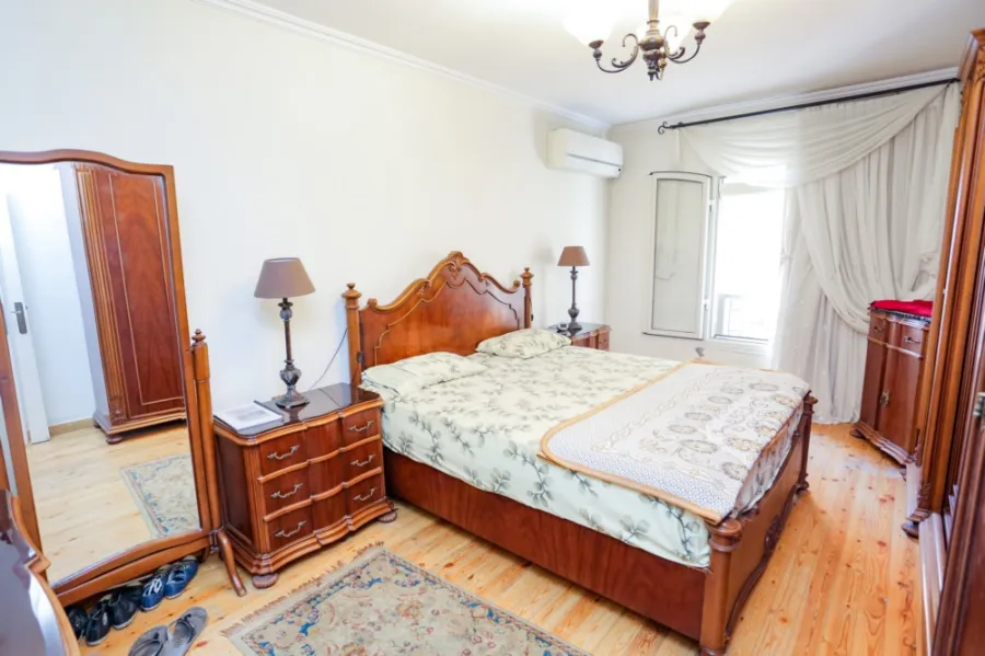 شقة مرخصة للبيع 175م صافى كامب شيزار