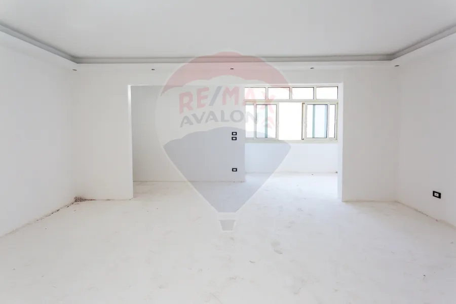 شقة للبيع 150 م رشدي (متفرع من ش عبدالحميد العبادى)