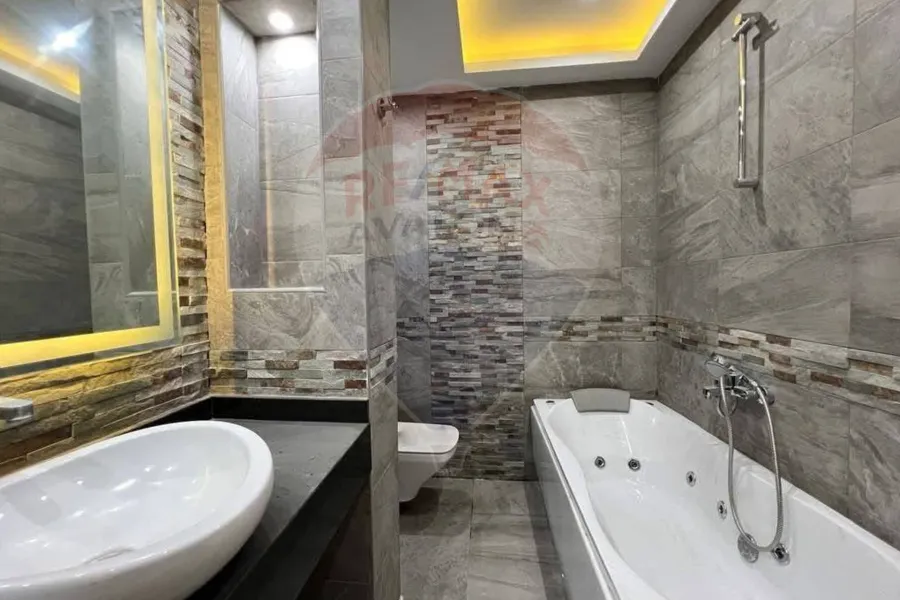 شقه للبيع  250 م سموحة (ش بهاء الدين الغتورى)