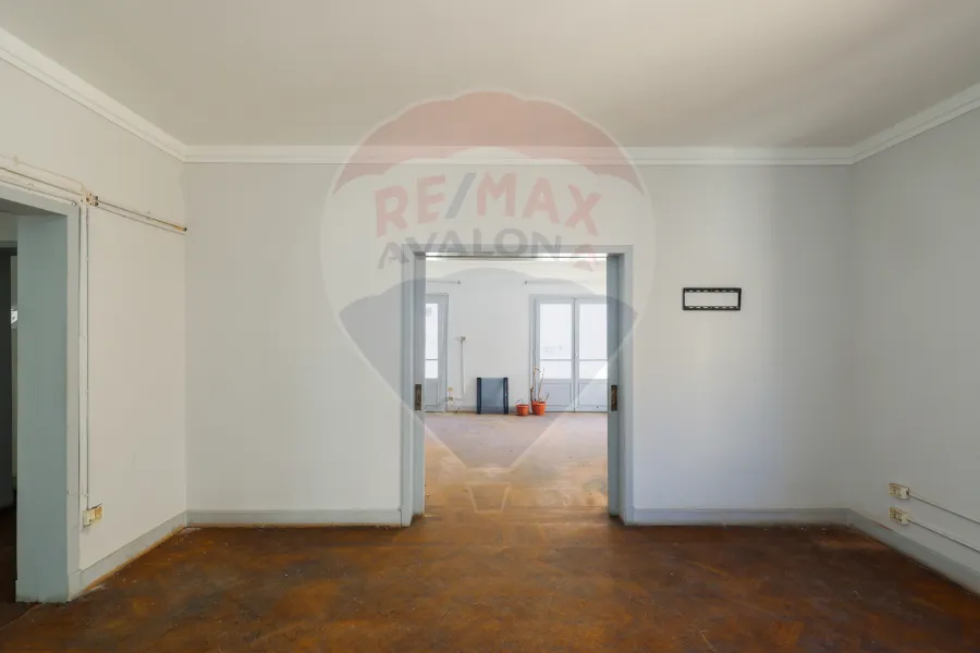 Penthouse apartment for rent 600 m San Stefano (directly on the tram)