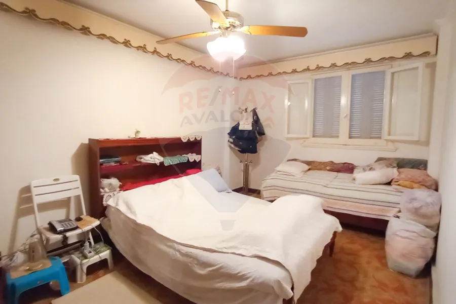 شقة للبيع 110 م كامب شيزار ( بالقرب من محطة ترام كامب شيزار )