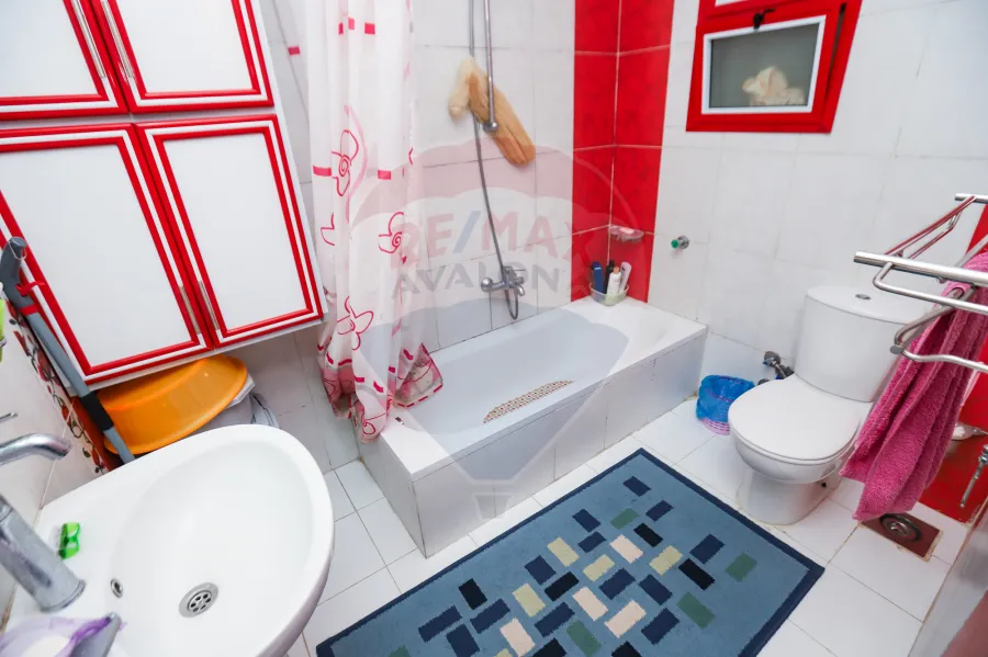 شقة للبيع 120 م ميامى ( ش عبد الوهاب متفرع من خليل حماده )