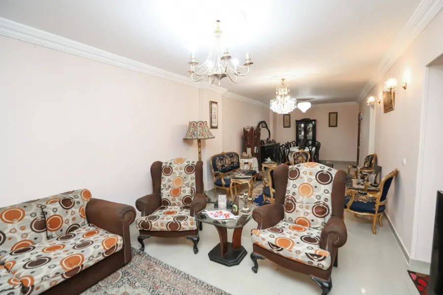 شقة للبيع 175م بولكلي ( ش أحمد فؤاد درويش )