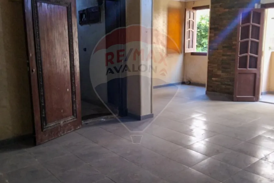 شقة للبيع 110 م كفر عبده (ش الفيومي)