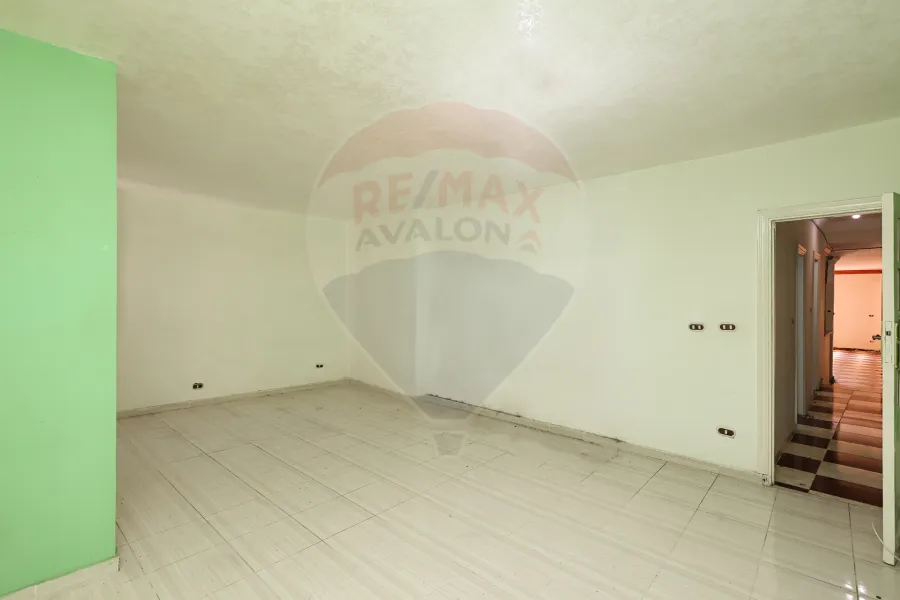 شقة للبيع 125م ميامي ( خطوات من ش جمال عبدالناصر و اسكندر ابراهيم)