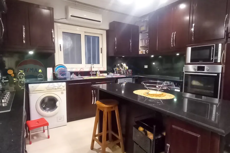 شقة للبيع 270 م سموحة (ش البرت الأول)