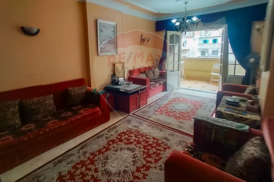 شقة للإيجار 130 م ميامي (جمال عبد الناصر مباشره)