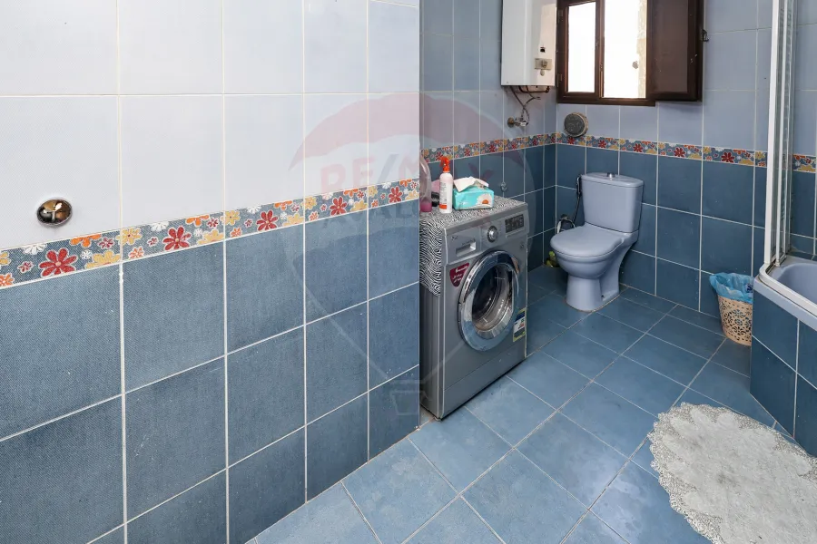 Apartment for sale 200 m Gleem ( second number of Abu Qir St. )