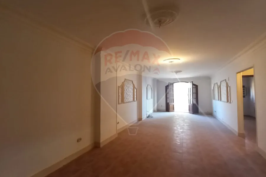 شقة للبيع 140 م كفر عبده (ش أبو رفيع)