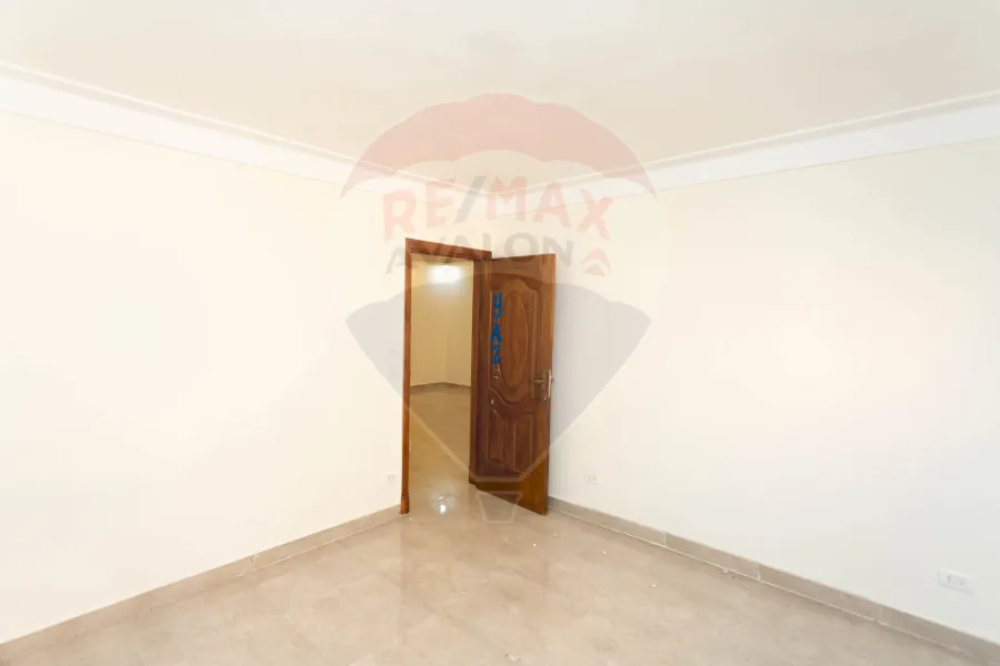 شقة للبيع 150 م لوران (متفرع من ش الإقبال)