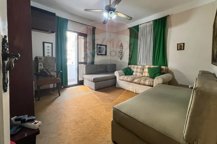 Furnished apartment for rent 135 m Stanly (Steps from the sea)