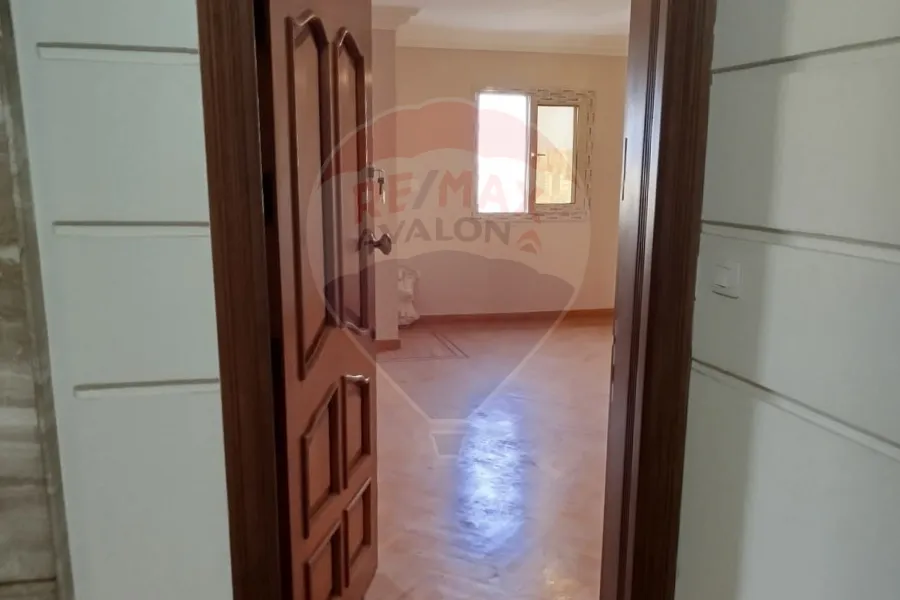 شقه للبيع 185 م كفر عبده (شارع 170)