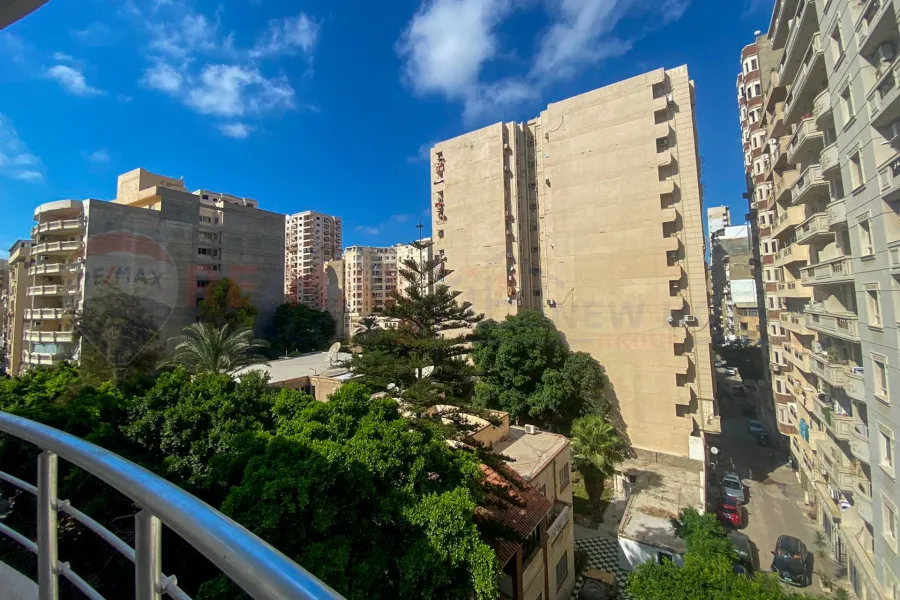 Apartment for sale 300 m Louran (Ibrahim Nasr St.)