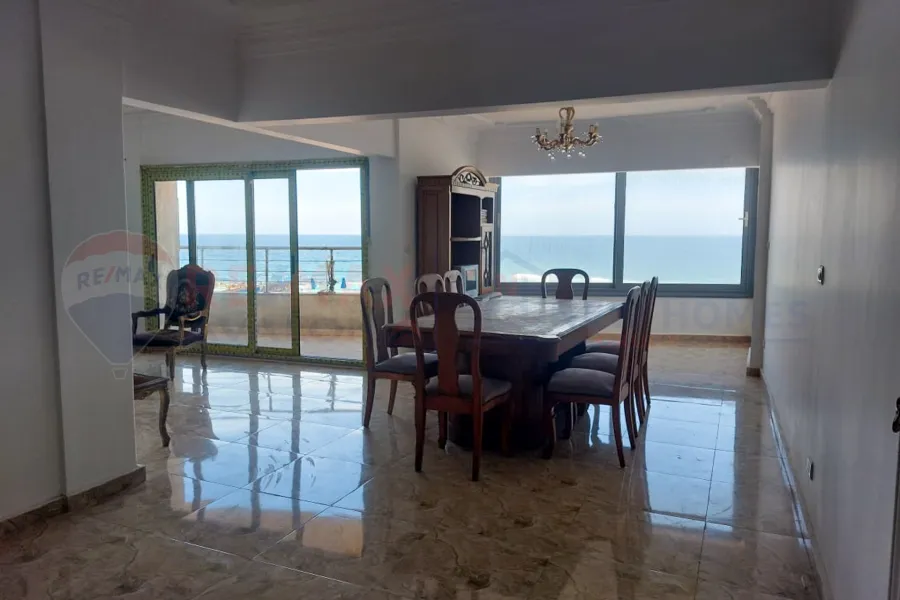 شقة للايجار 160 م كليوباترا (علي البحر مباشرة)