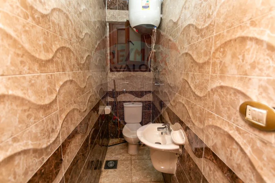 شقة للبيع  150 م كامب شيزار ( بجوار مستشفى الأنباتكلا )