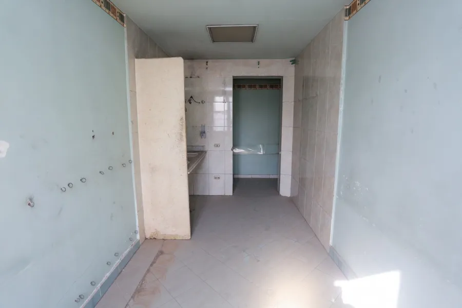 شقة إدارى للايجار550م محطة الرمل (ميدان سعد زغلول)