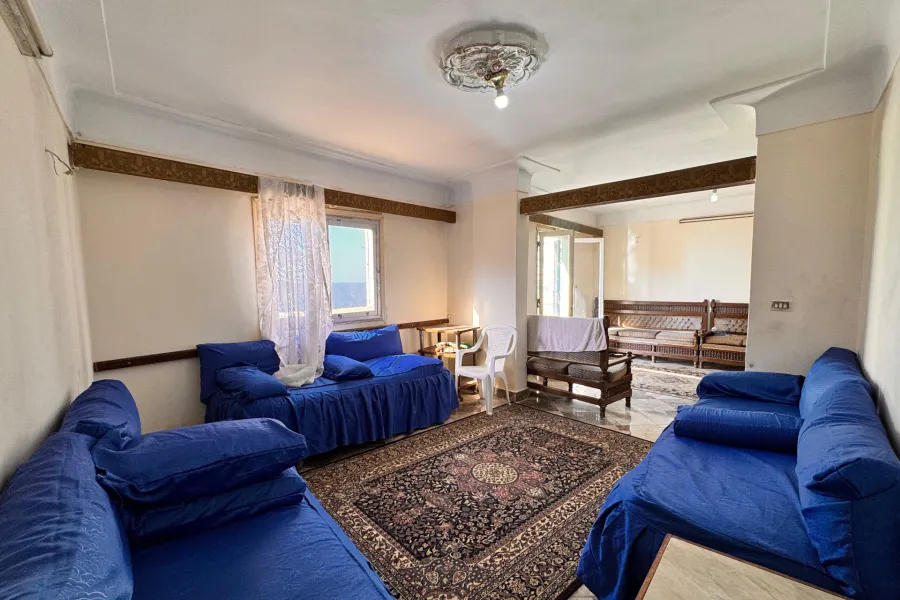 شقة للبيع 140 م  سيدى بشر ( خلف فندق هيلتون كورنيش)