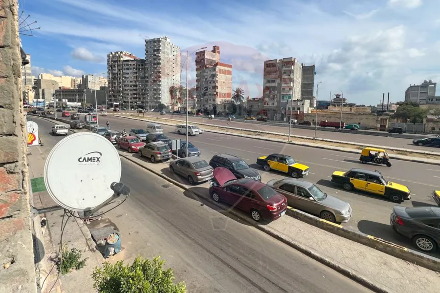 شقة للبيع 130 م محرم بك (قنال المحمودية)