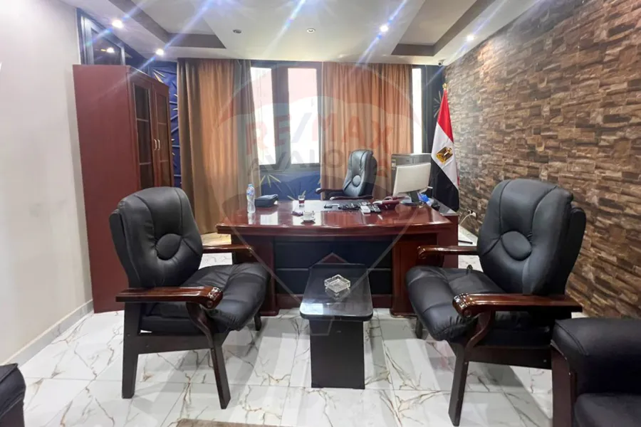 مقر إداري مفروش للايجار 135 م محطة الرمل (ش شكور)