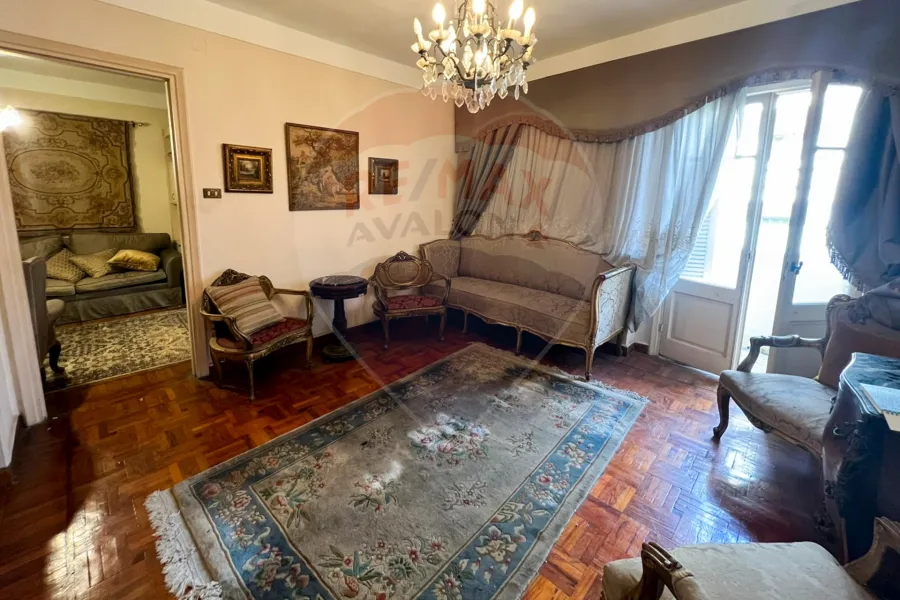 Furnished apartment for rent 135 m Stanly (Steps from the sea)