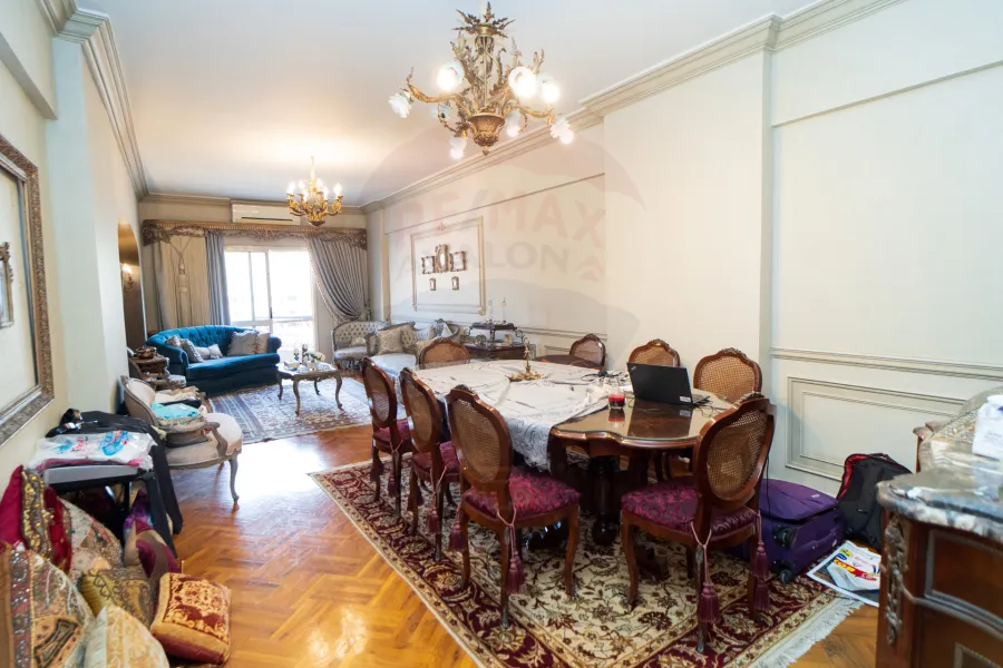 شقة للبيع 210 م سموحة (ش توت غنخ آمون)