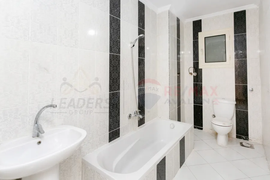 شقة للبيع 190 م كفر عبده (سكينة بنت الحسين)