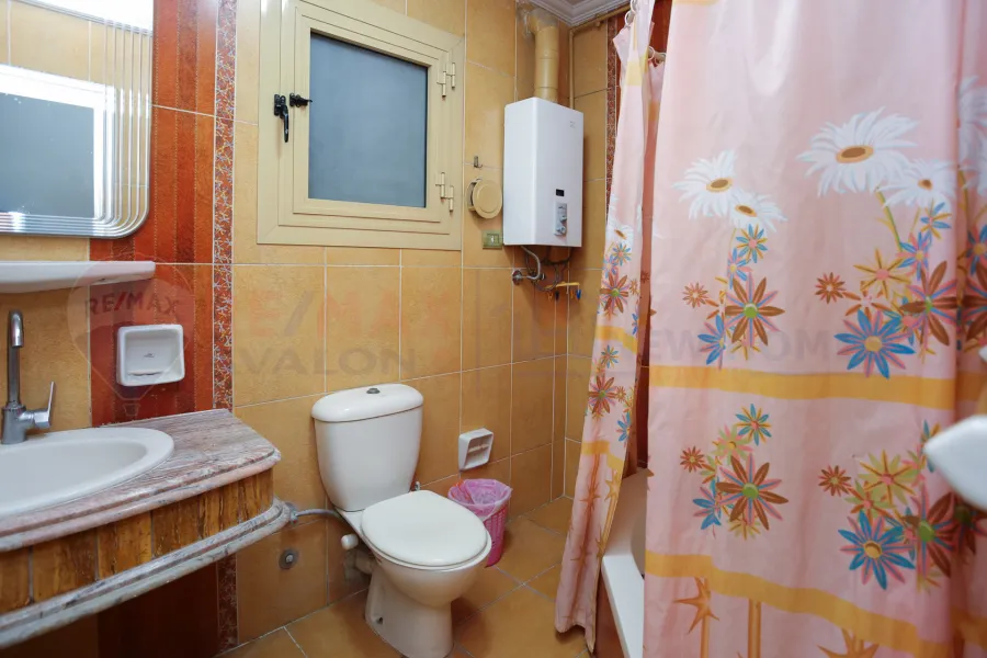 شقة للبيع 215 م كفر عبده (ش ابراهيم راجي)