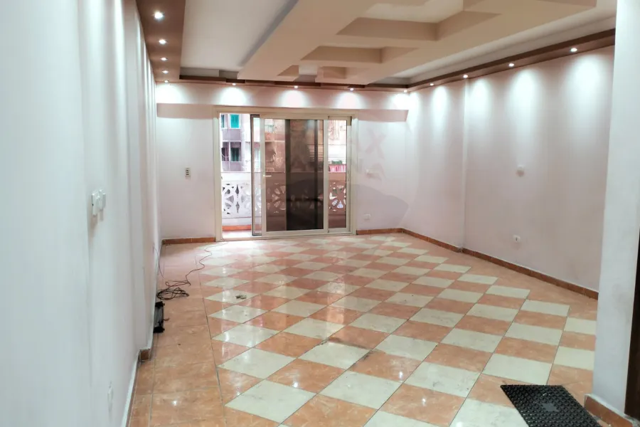 شقة للايجار 150 م سيدي بشر (ش محمد نجيب)