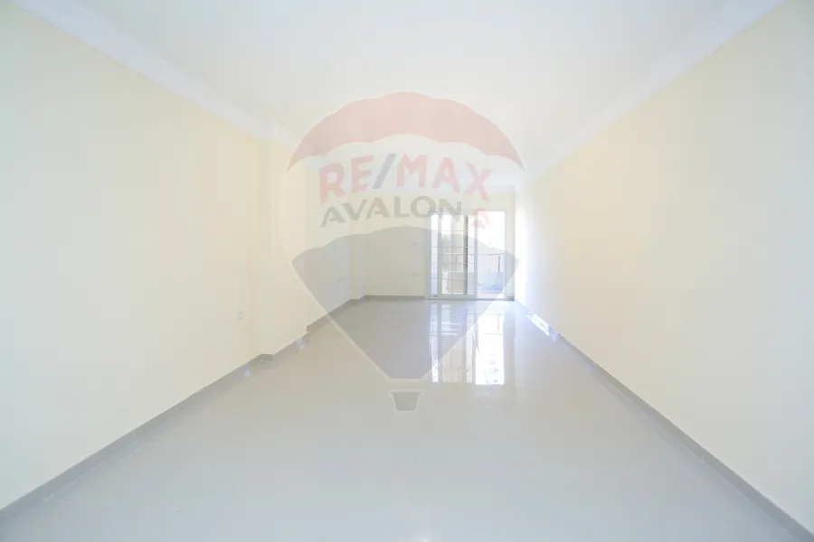 شقة للبيع 165 م سبورتنج (خطوات من نادى سبورتنج)