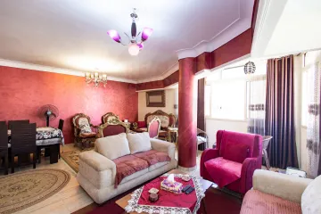 شقة للبيع 140 م ميامي (ش جمال عبد الناصر مباشره)