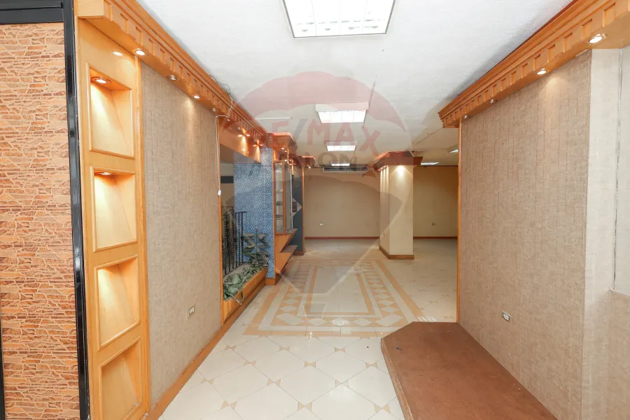 محل + ميزان للبيع 345 م  سموحة (بجوار الهلال الاحمر و مستشفى الاندلسية)