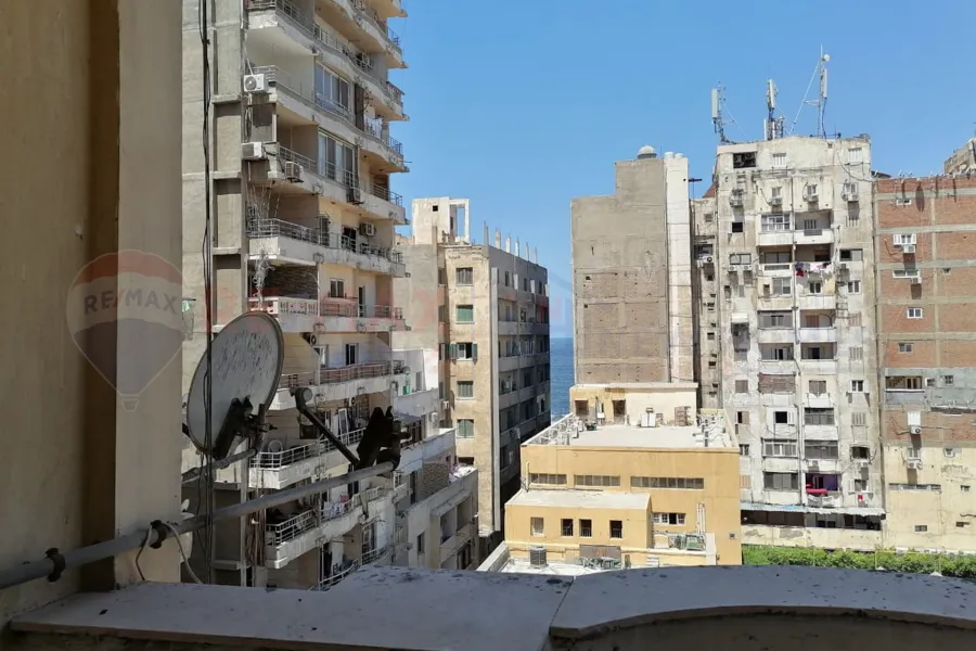 شقة للبيع 135 م سبورتنج (رابع نمرة من البحر)